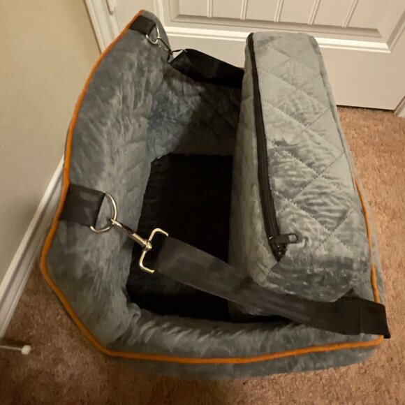 Dog Car Seat New without tags - Picture 5 of 5